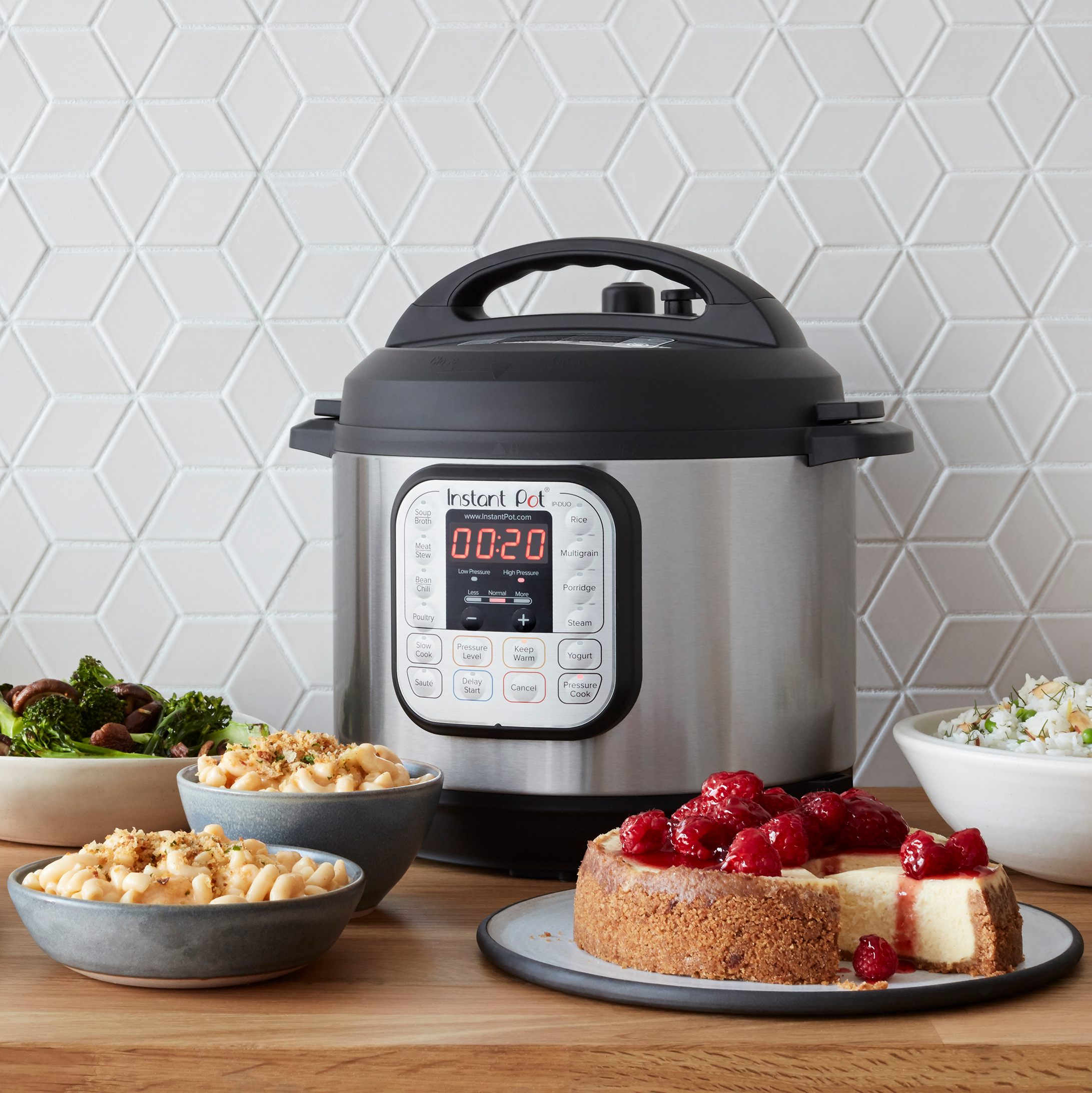 Instant Pot DUO80 8-Quart 7-in-1 Multi-Use Programmable Pressure Cooker, Slow Cooker, Rice Cooker, Sauté, Steamer, Yogurt Maker and Warmer
